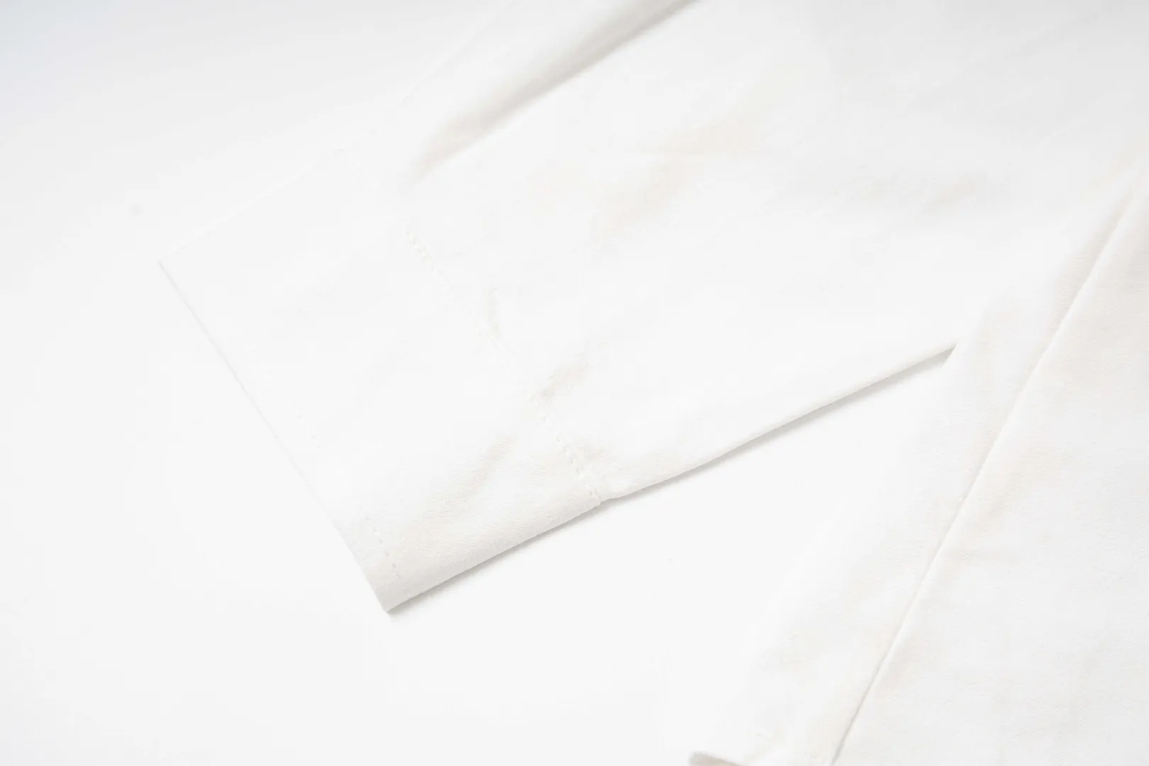🅿️250 new model number: B141 Ralph Lauren/Ralph Lauren classic small label couple's long-sleeved shirt 1️⃣Made of high-quality fabrics, the upper body is soft and comfortable, extremely delicate, and feels solid, smooth and soft. The fabric has the characteristics of being wrinkle-free and has an invincible feel. The details are perfectly handled! 2️⃣The workmanship details are perfectly controlled. They are all hemmed with vest technology, and the inside of the sleeves are also used. Different from the four-needle and five-thread workmanship, the collars are also all designed with interlining, showing high-end fashion and individuality, and the style is fashionable, simple and elegant! 3️⃣It is very youthful and energetic, and can be easily worn by both men and women. It is very in line with the fashion aesthetic concepts of today's young people! Color: Black, White, Navy Size: S, M, L, XL
